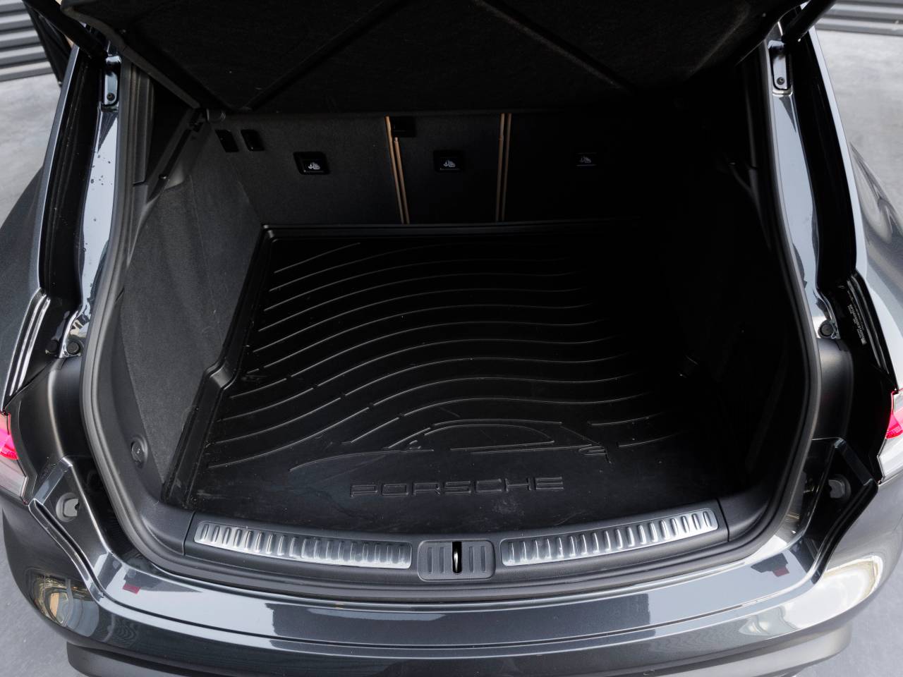 2025 Porsche Macan Macan