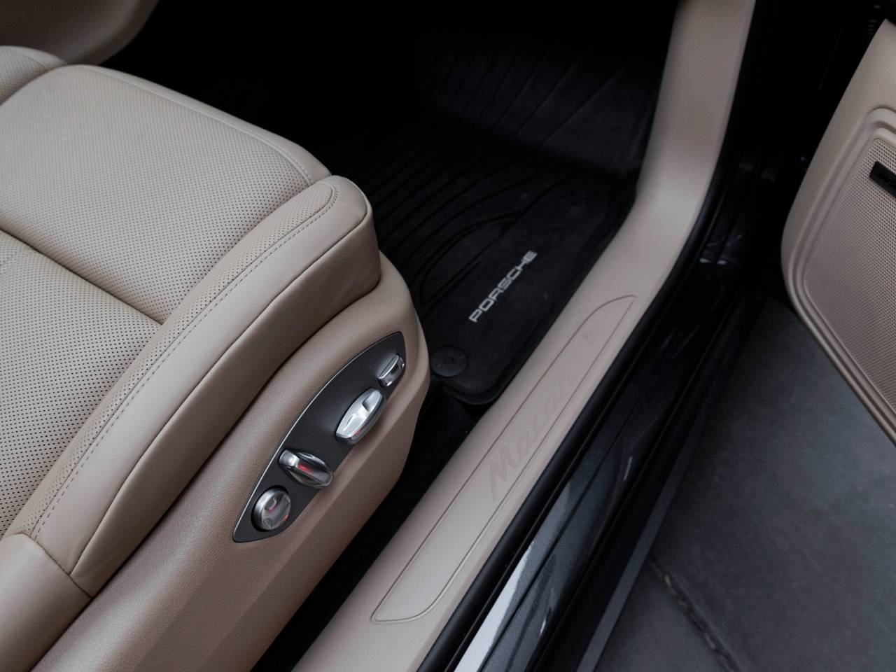 2025 Porsche Macan Macan