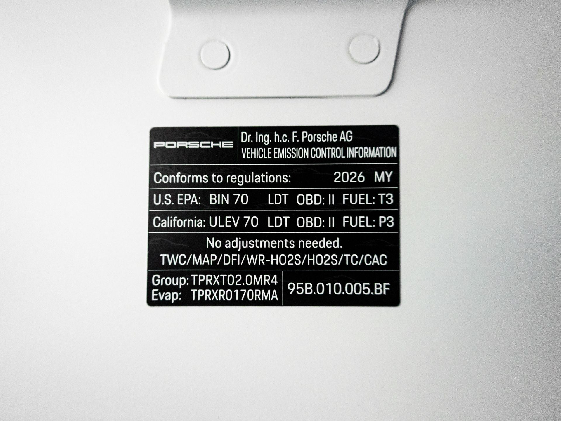 2026 Porsche Macan Base