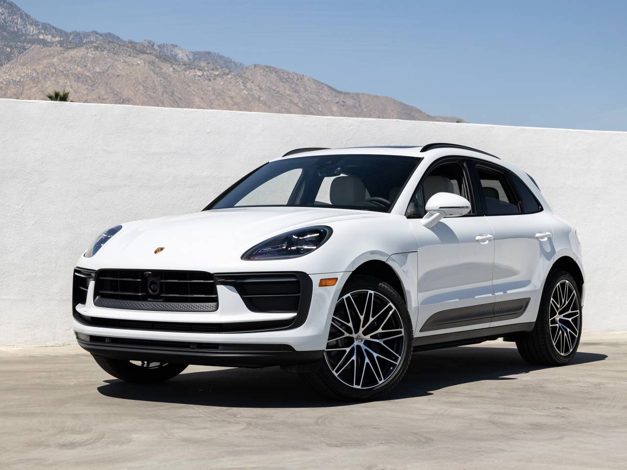 2026 Porsche Macan Base