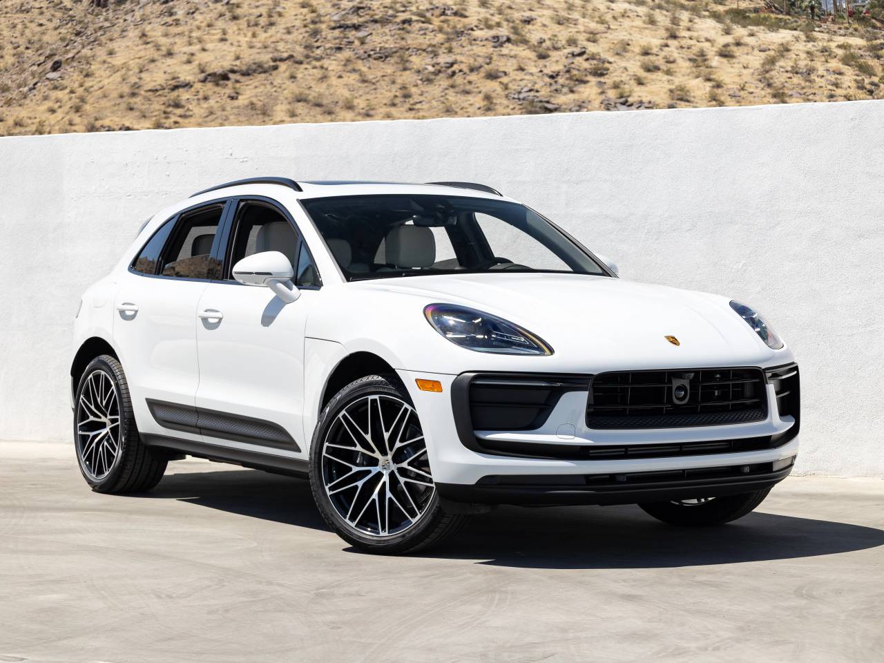 2026 Porsche Macan Base