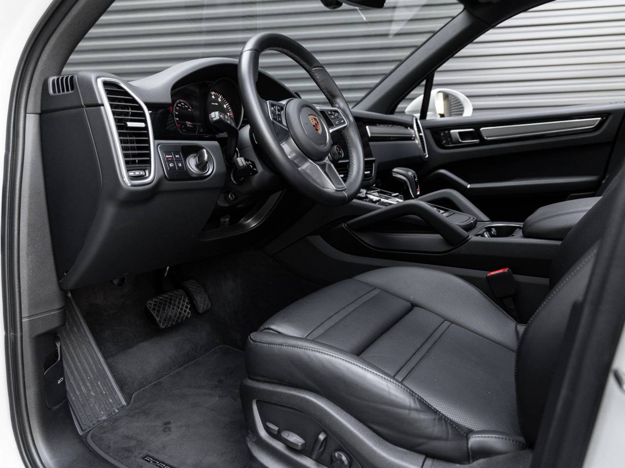 2023 Porsche Cayenne Platinum Edition