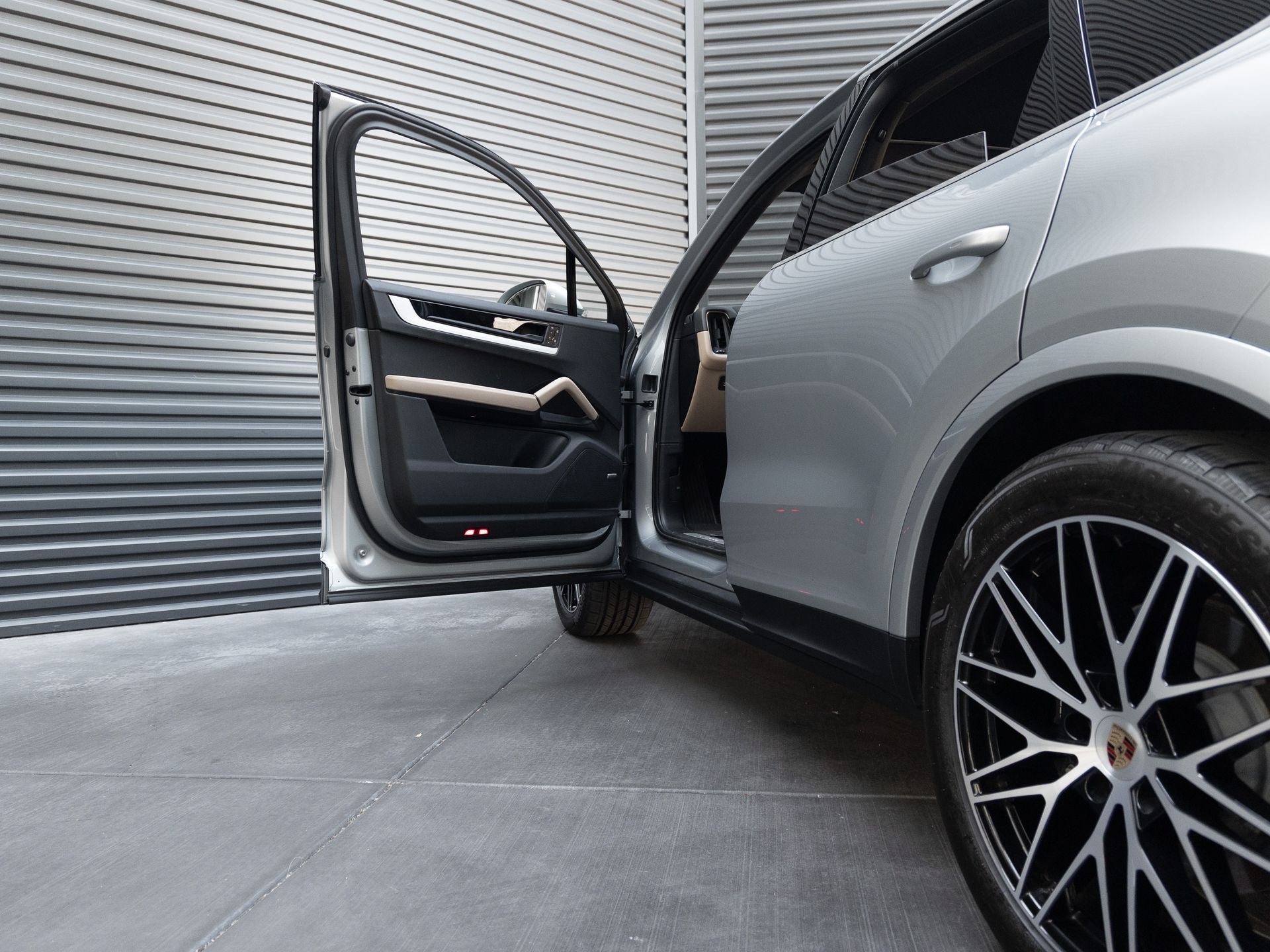 2025 Porsche Cayenne Base