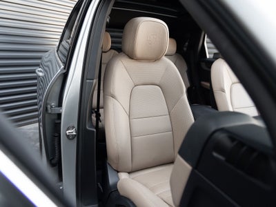 2025 Porsche Cayenne Base