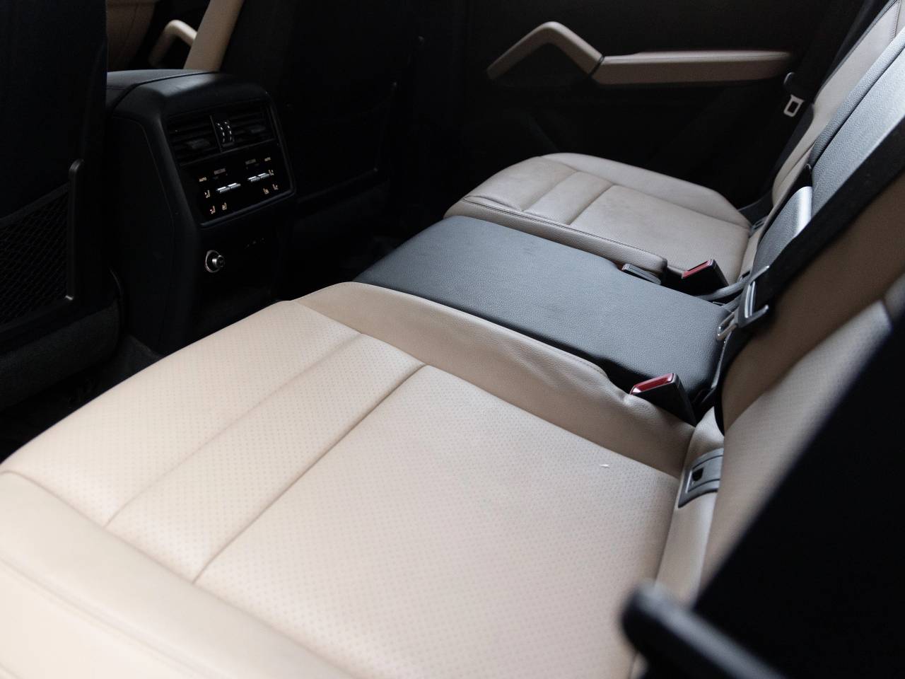 2025 Porsche Cayenne Base