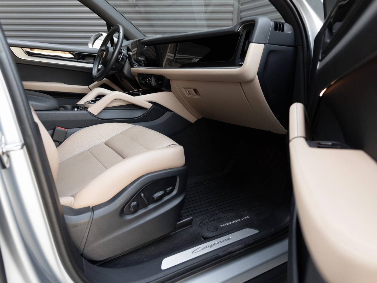 2025 Porsche Cayenne Base