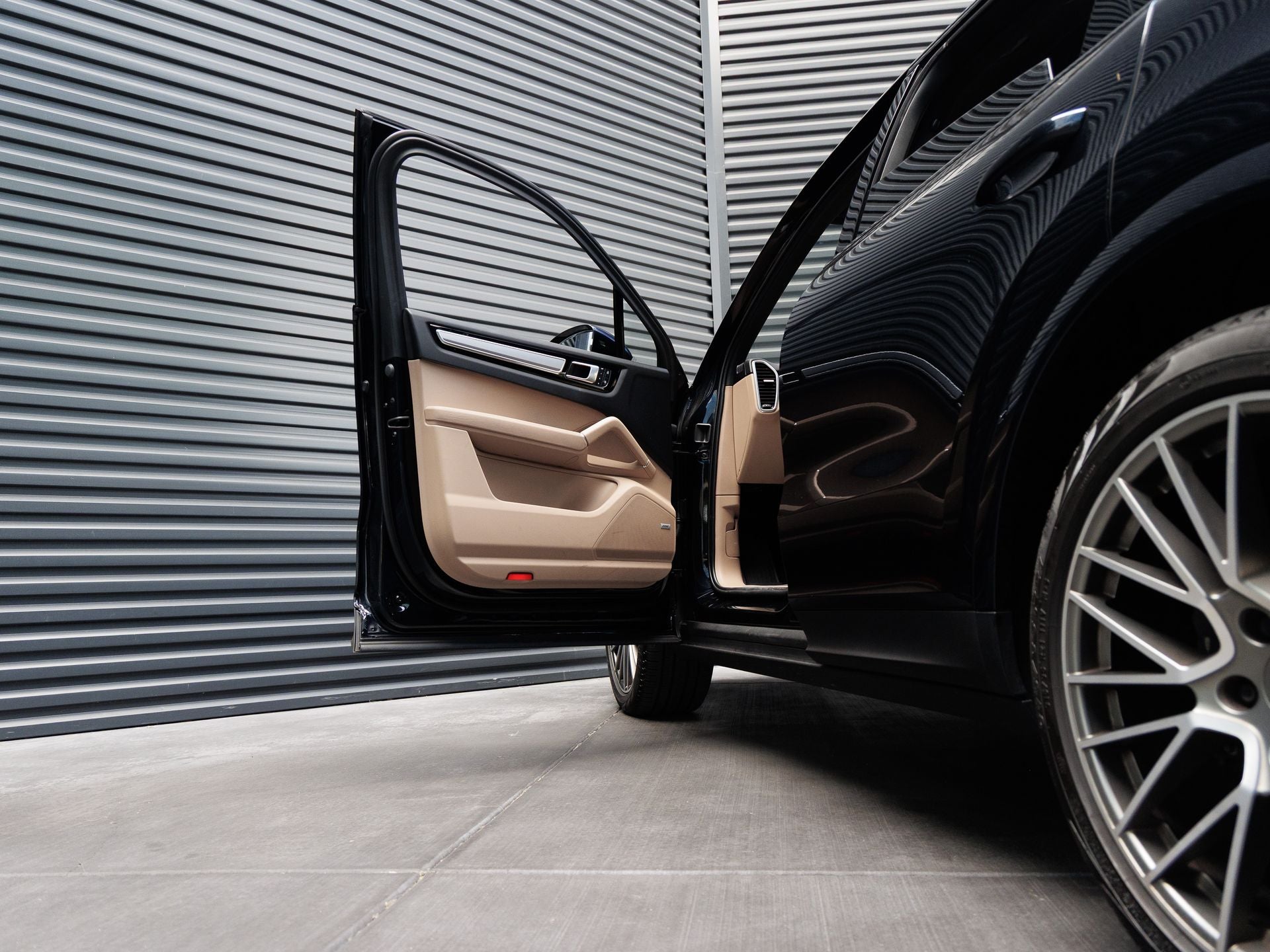 2022 Porsche Cayenne Platinum Edition