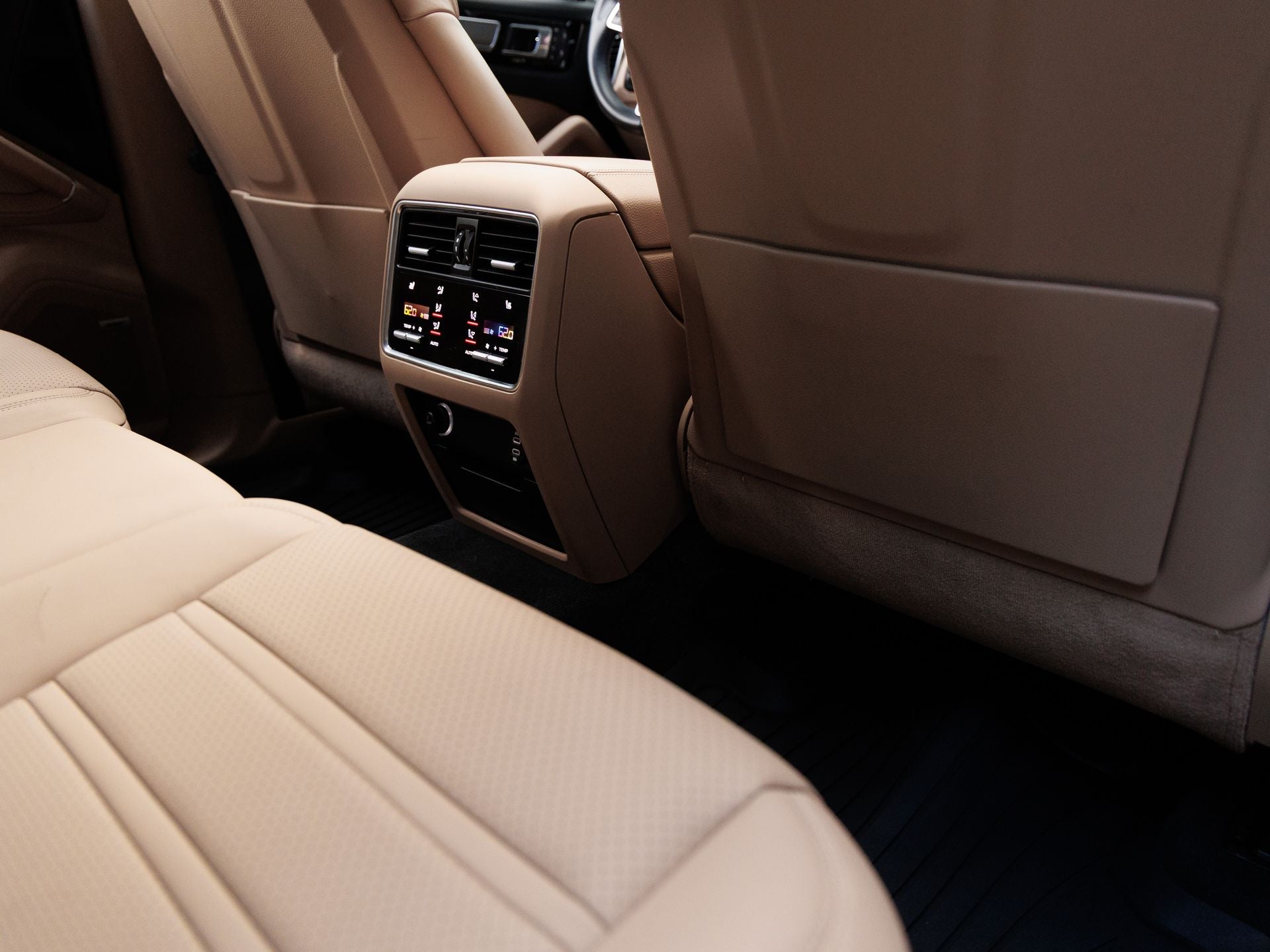 2022 Porsche Cayenne Platinum Edition