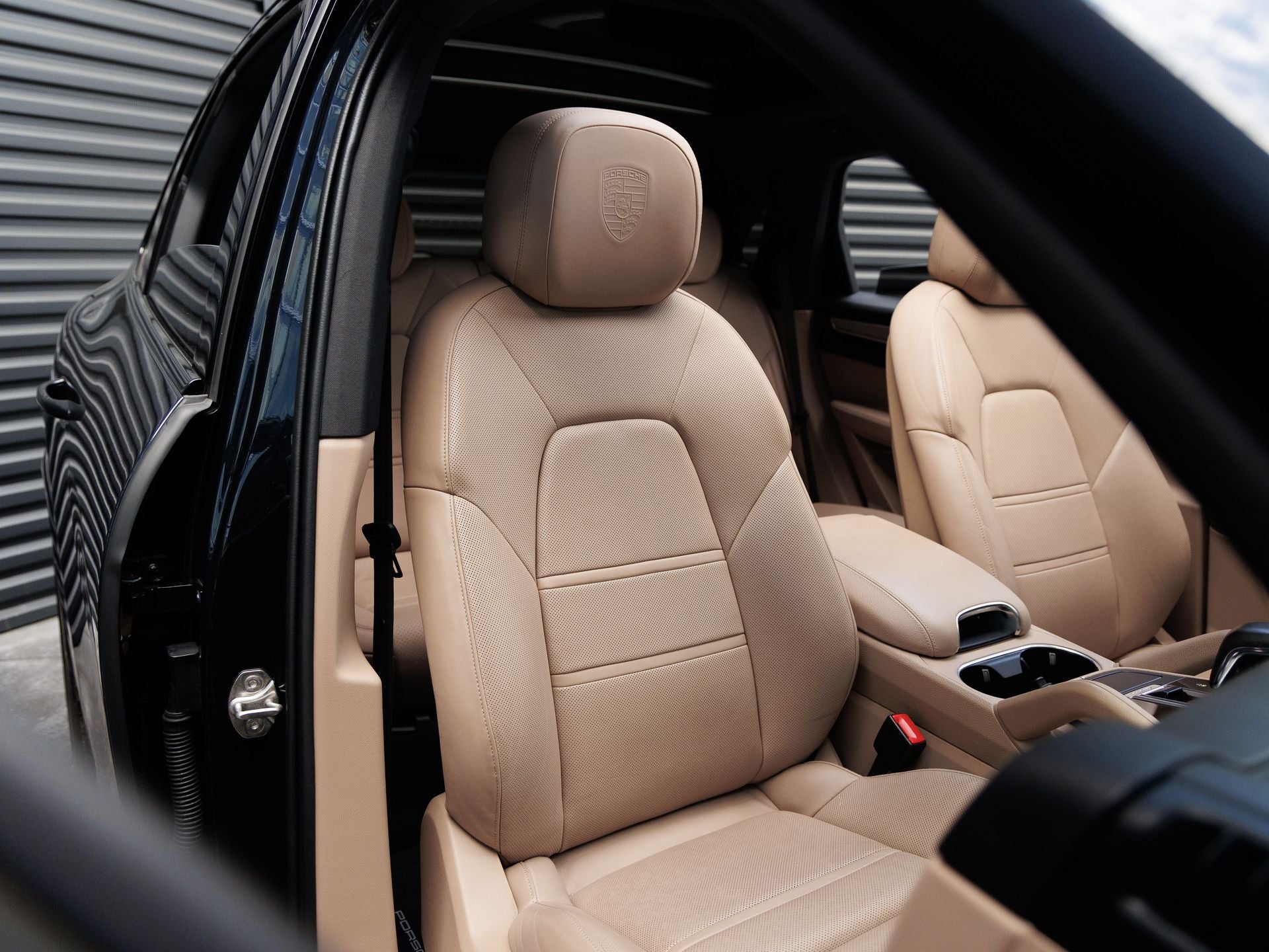 2022 Porsche Cayenne Platinum Edition