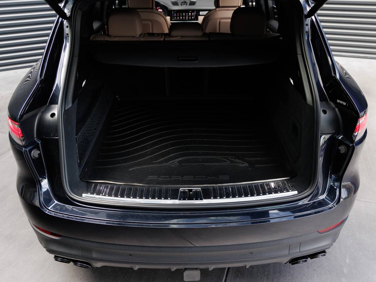 2022 Porsche Cayenne Platinum Edition