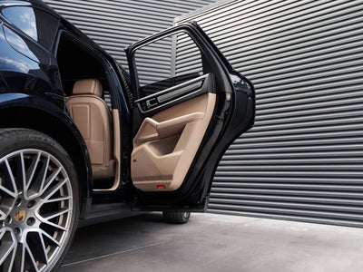 2022 Porsche Cayenne Platinum Edition