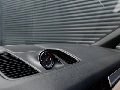 2022 Porsche Cayenne Platinum Edition