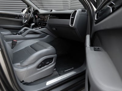 2023 Porsche Cayenne Base