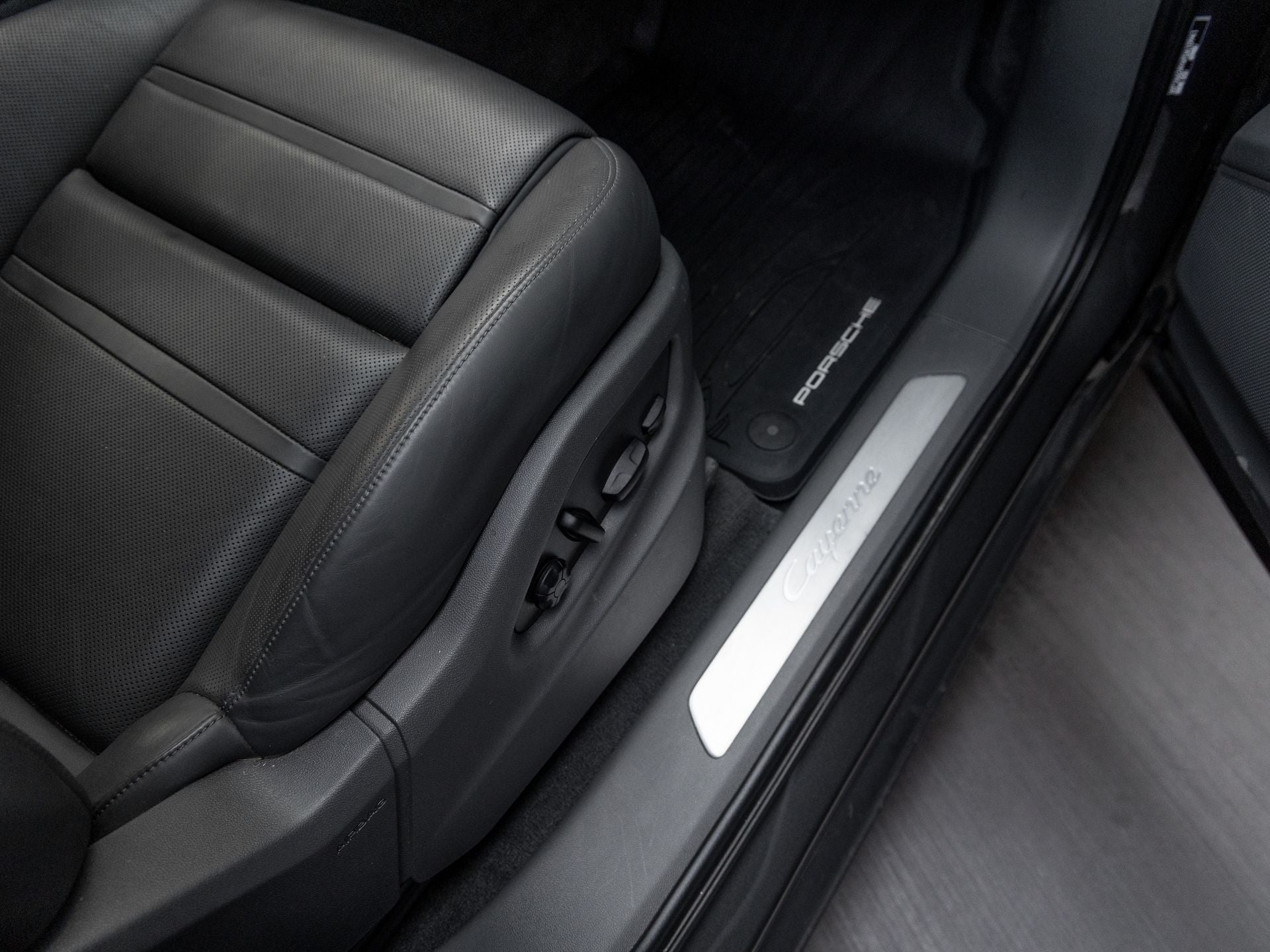 2023 Porsche Cayenne Base