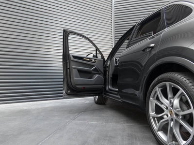 2023 Porsche Cayenne Base