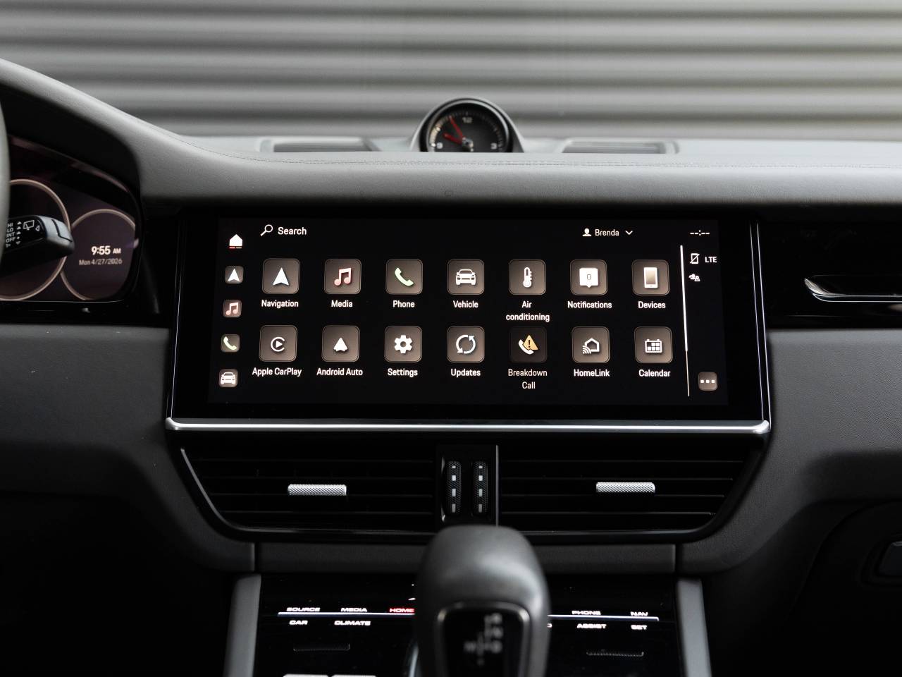 2023 Porsche Cayenne Base