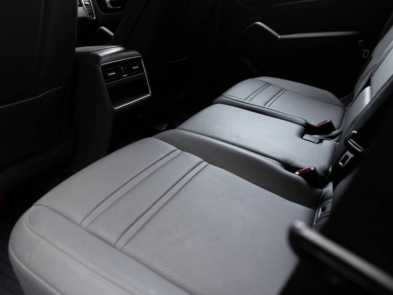 2023 Porsche Cayenne Base