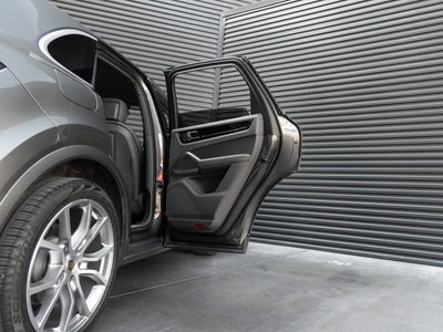 2023 Porsche Cayenne Base
