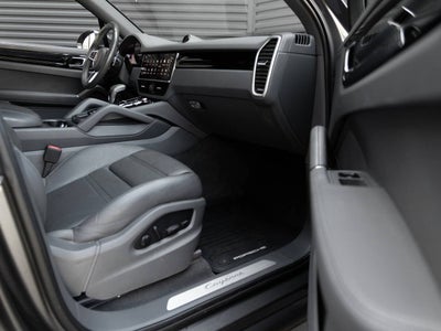 2023 Porsche Cayenne Base