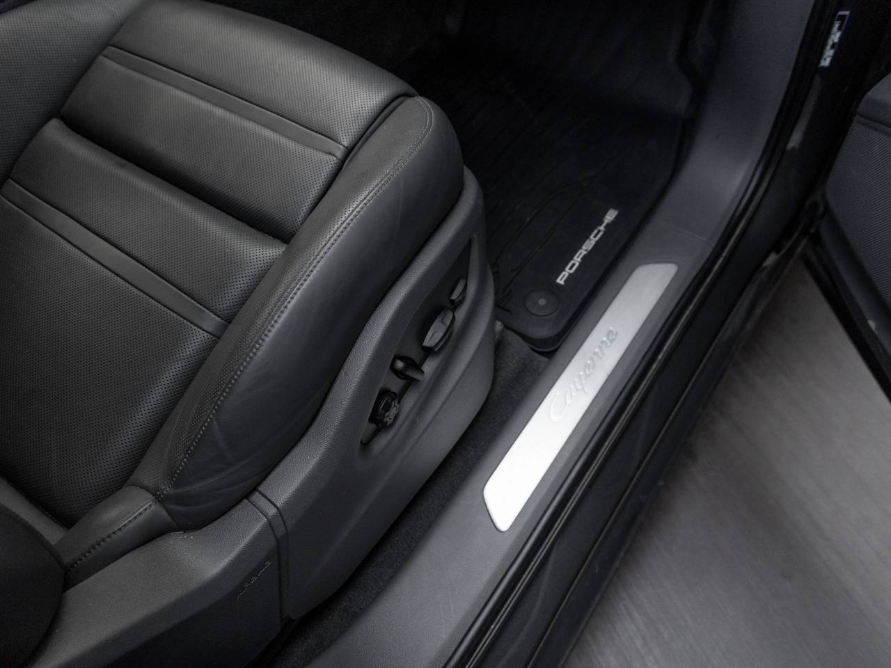 2023 Porsche Cayenne Base
