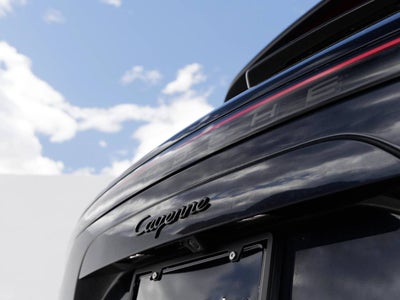 2023 Porsche Cayenne Cayenne Platinum Edition