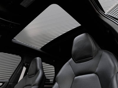 2023 Porsche Cayenne Cayenne Platinum Edition