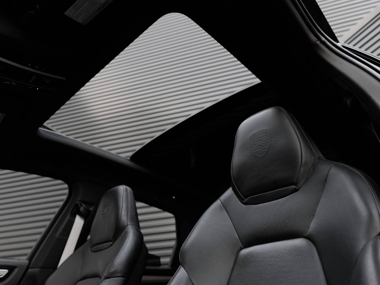 2023 Porsche Cayenne Cayenne Platinum Edition