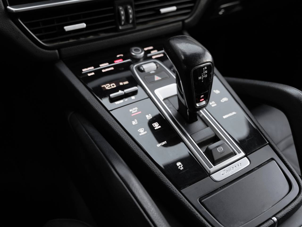 2023 Porsche Cayenne Cayenne Platinum Edition