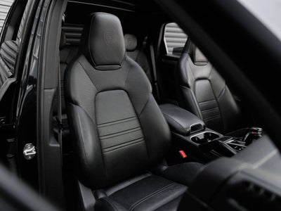 2023 Porsche Cayenne Cayenne Platinum Edition