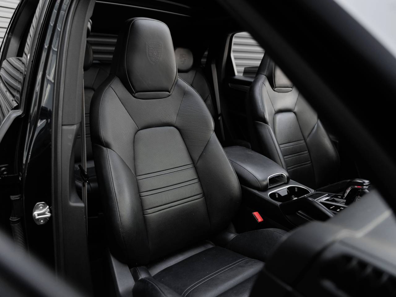 2023 Porsche Cayenne Cayenne Platinum Edition