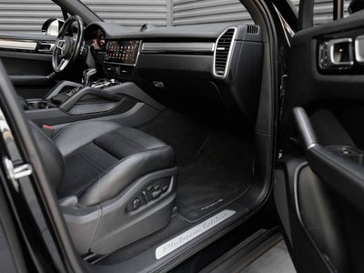 2023 Porsche Cayenne Cayenne Platinum Edition