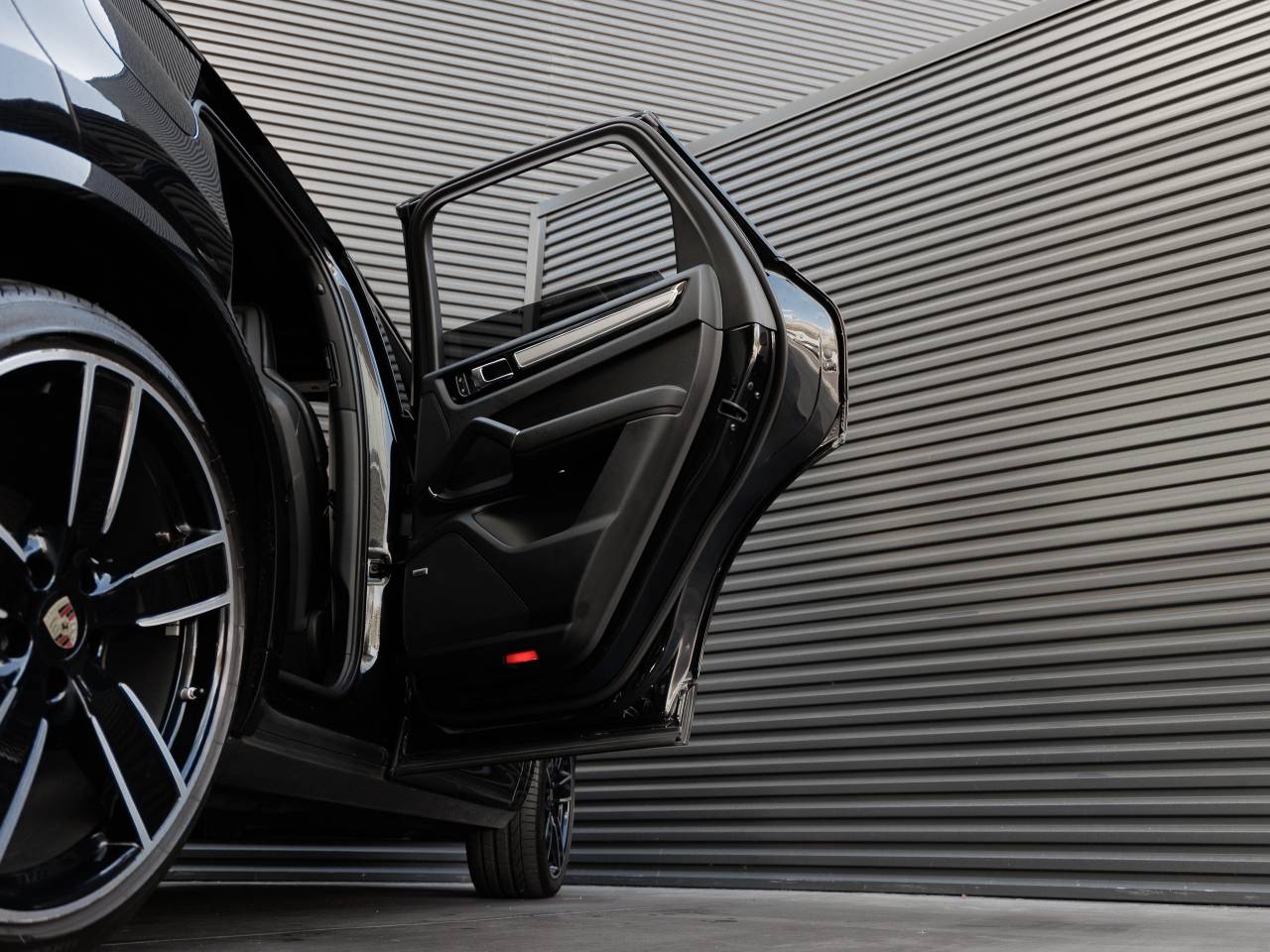2023 Porsche Cayenne Cayenne Platinum Edition