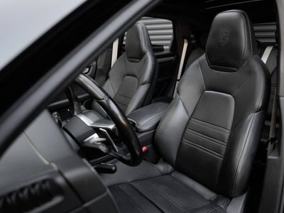2023 Porsche Cayenne Cayenne Platinum Edition