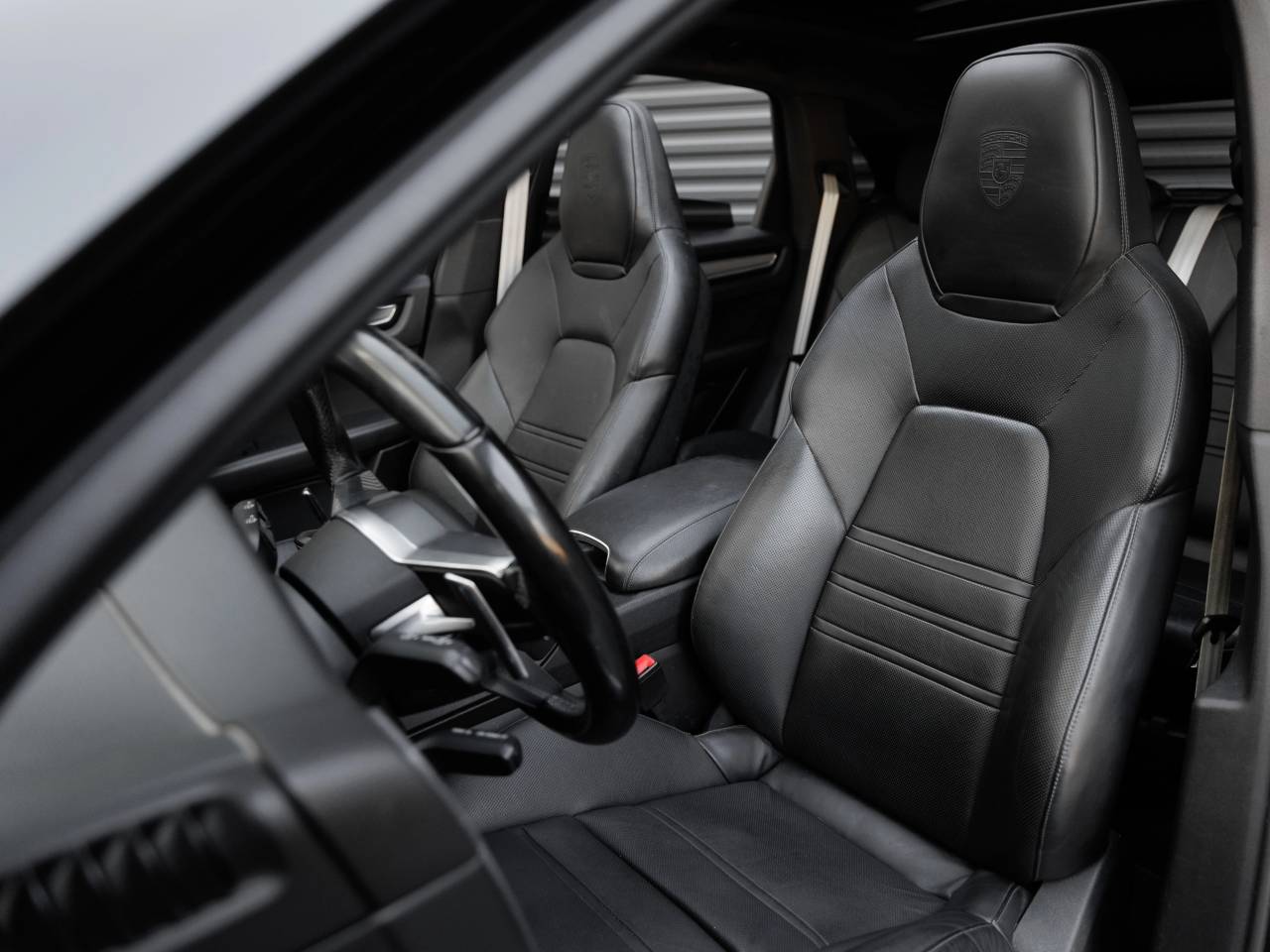 2023 Porsche Cayenne Cayenne Platinum Edition