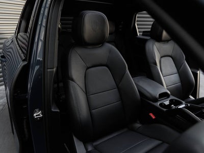 2025 Porsche Cayenne Base