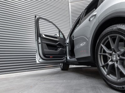 2025 Porsche Cayenne Base