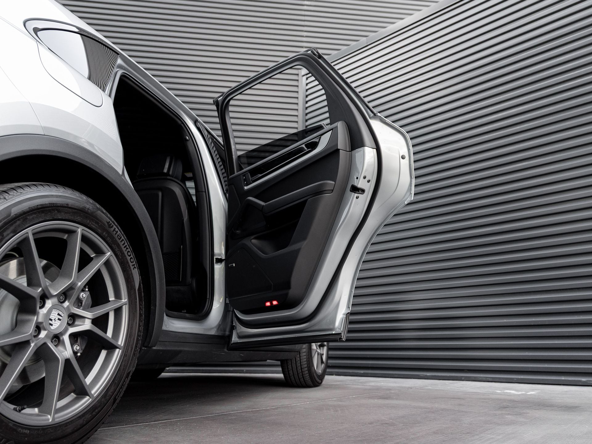 2025 Porsche Cayenne Base