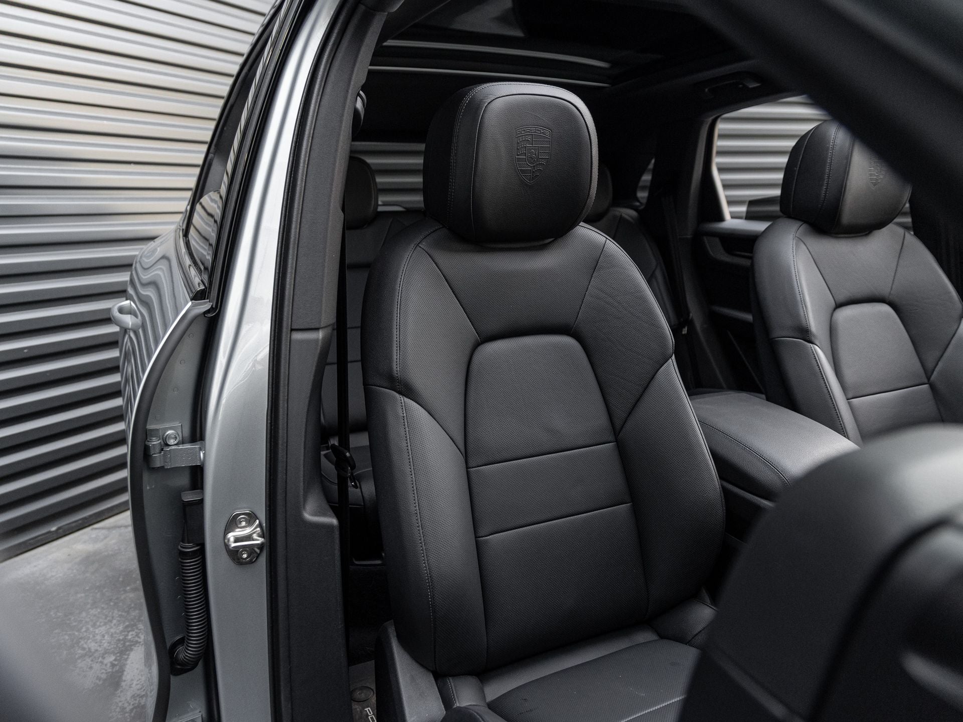 2025 Porsche Cayenne Base