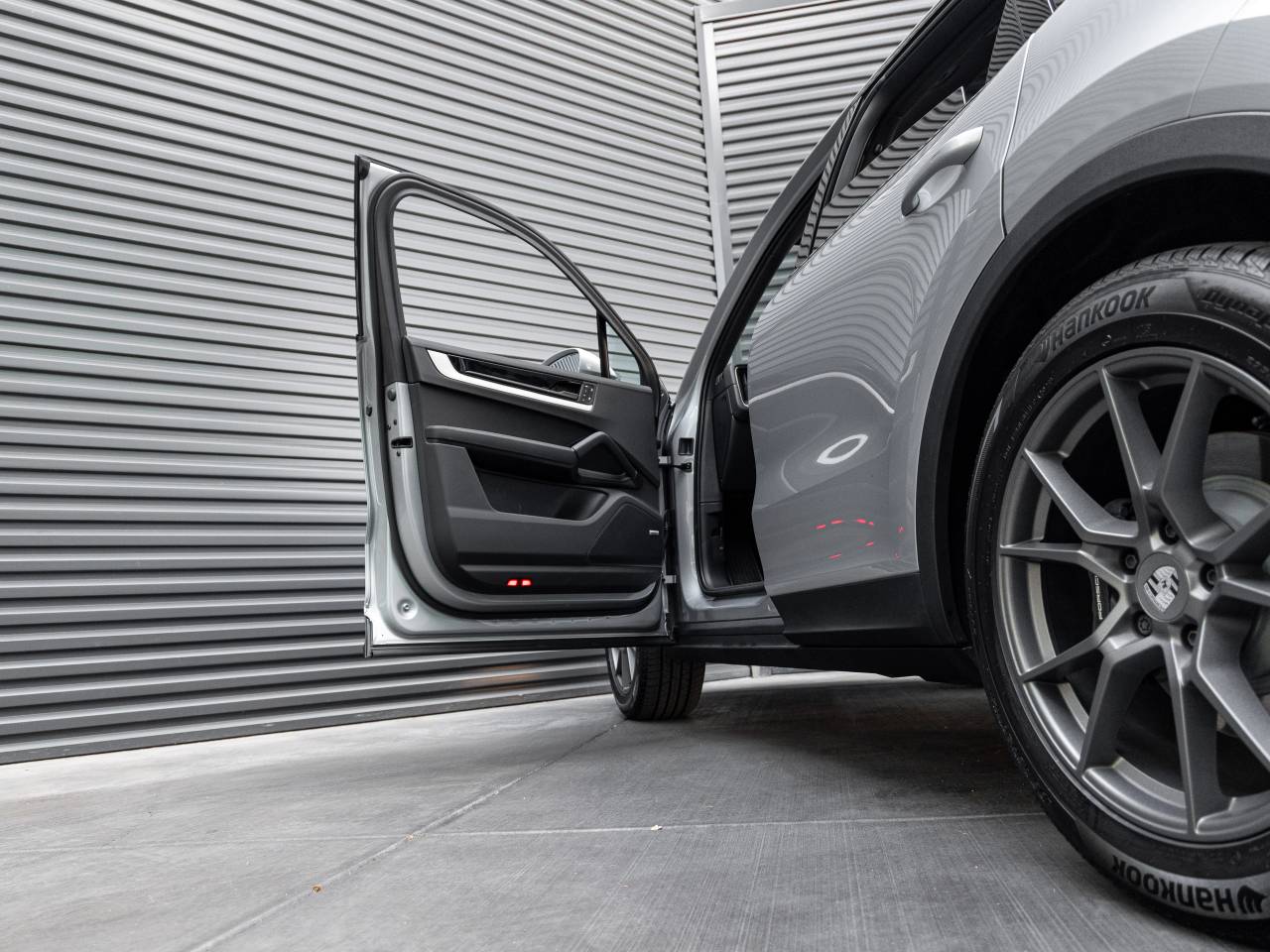 2025 Porsche Cayenne Base