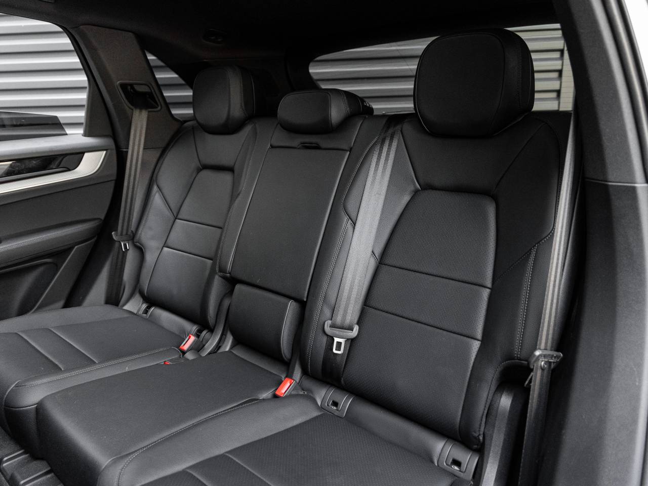 2025 Porsche Cayenne Base