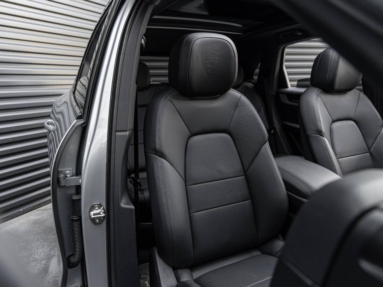 2025 Porsche Cayenne Base