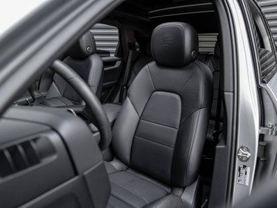 2025 Porsche Cayenne Base