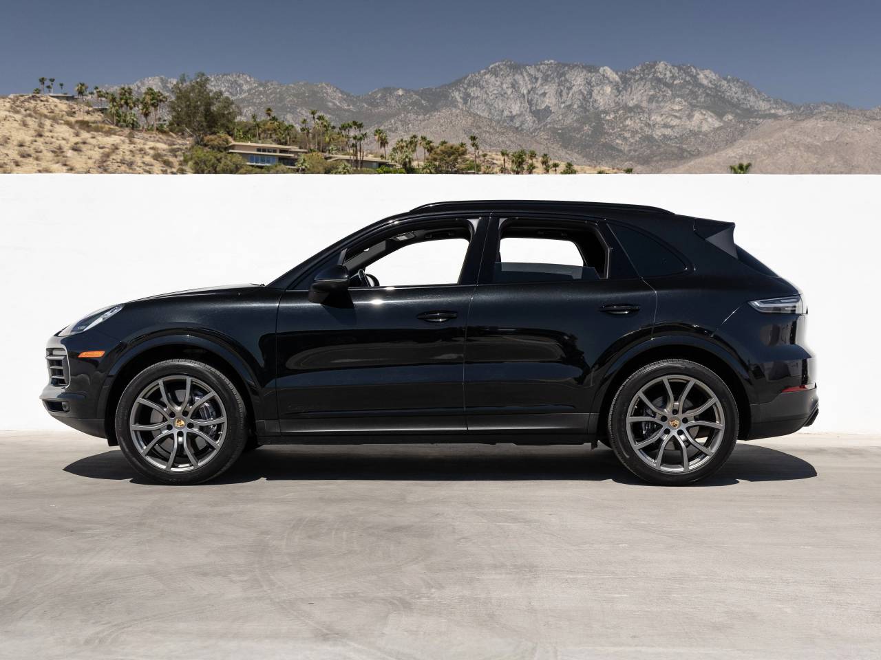 2023 Porsche Cayenne Platinum Edition