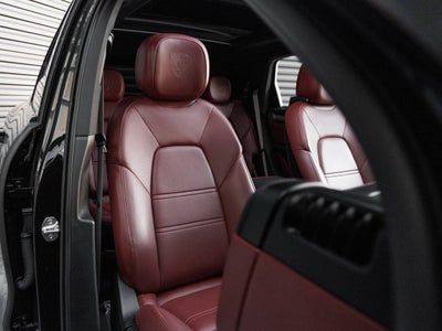 2023 Porsche Cayenne Platinum Edition