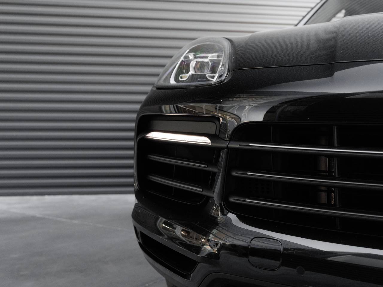 2023 Porsche Cayenne Platinum Edition