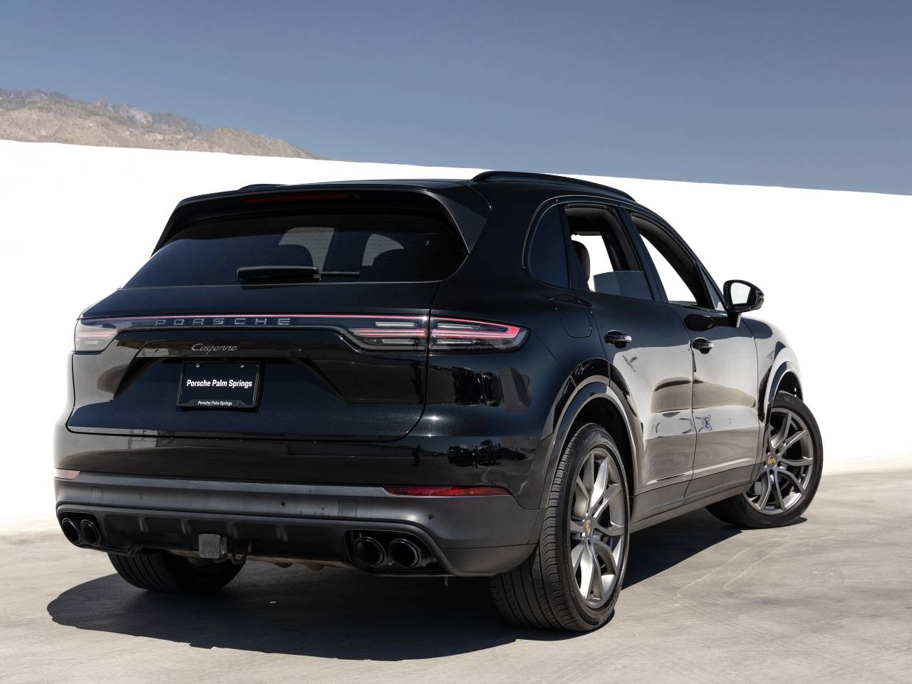 2023 Porsche Cayenne Platinum Edition