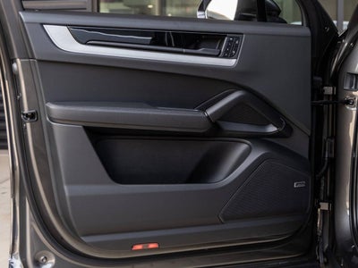 2025 Porsche Cayenne Base