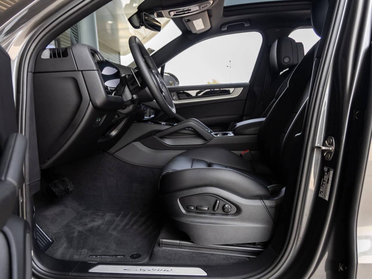 2025 Porsche Cayenne Base