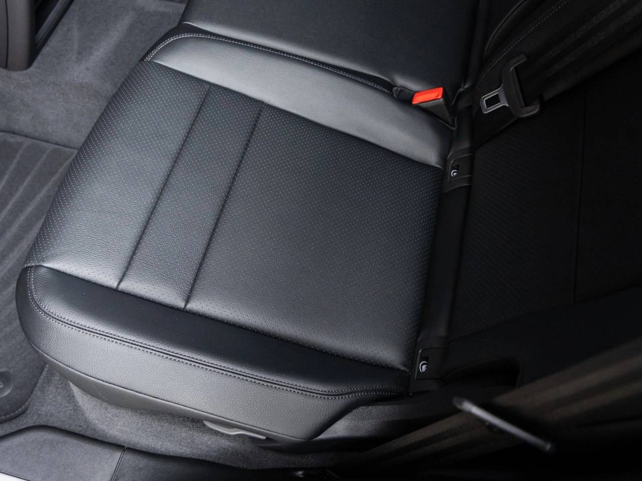 2025 Porsche Cayenne Base