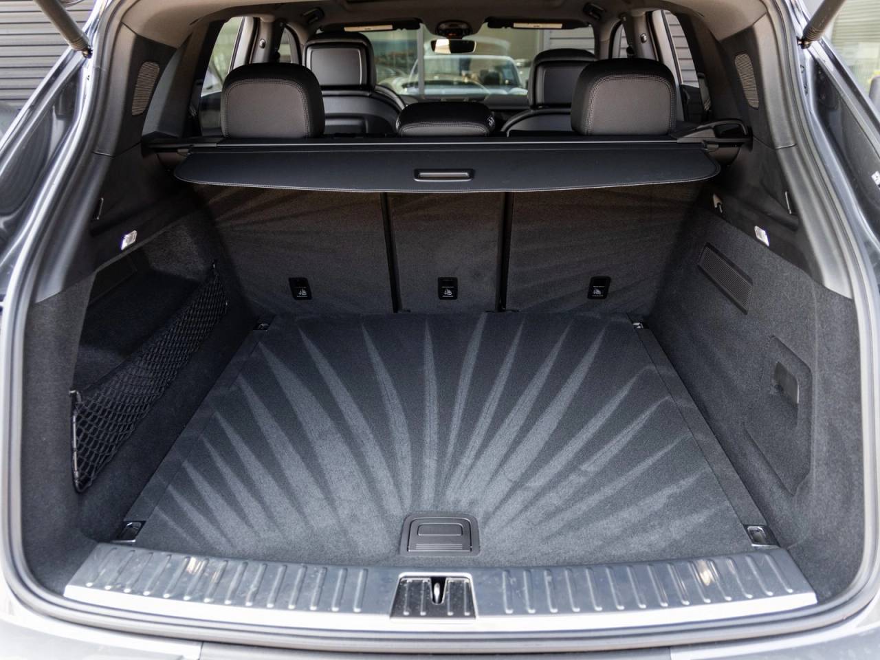 2025 Porsche Cayenne Base